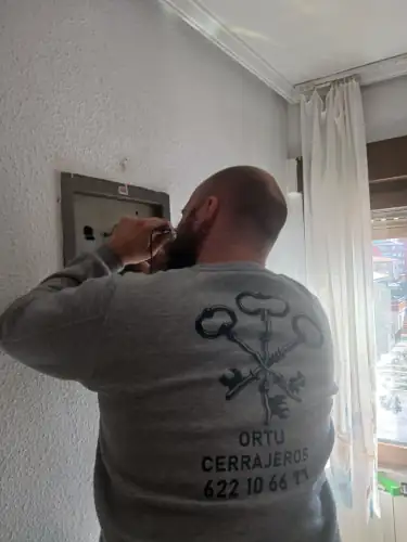 Apertura-de-caja-fuerte-con-endoscopio-fac-para-sacar-numeracion-del-dial